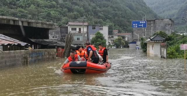隆林“水淹坝”当地紧急救援 受灾群众得到有效安置